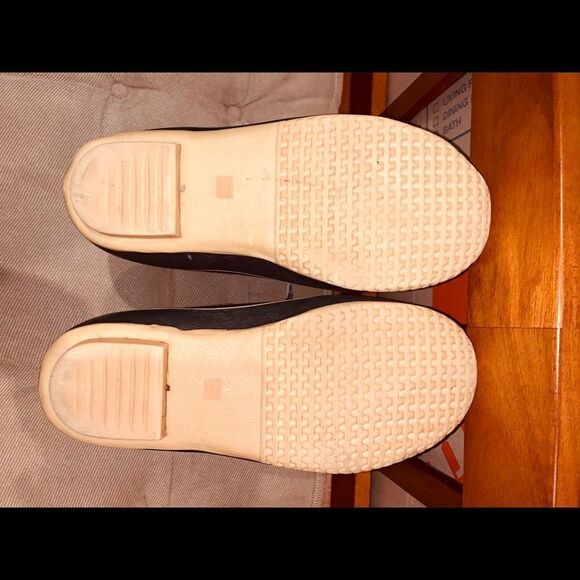 Classic Waterproof Duck Boots. - Picture 6 of 12